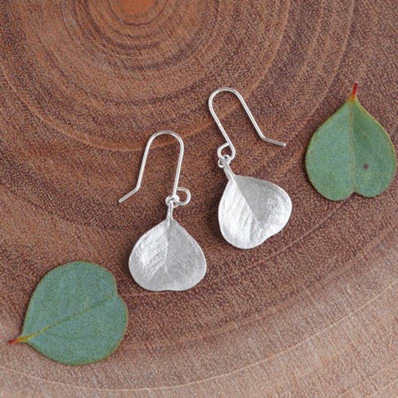 Eucalyptus small leaf earrings [EP074SV] - ต่างหู - โลหะ 