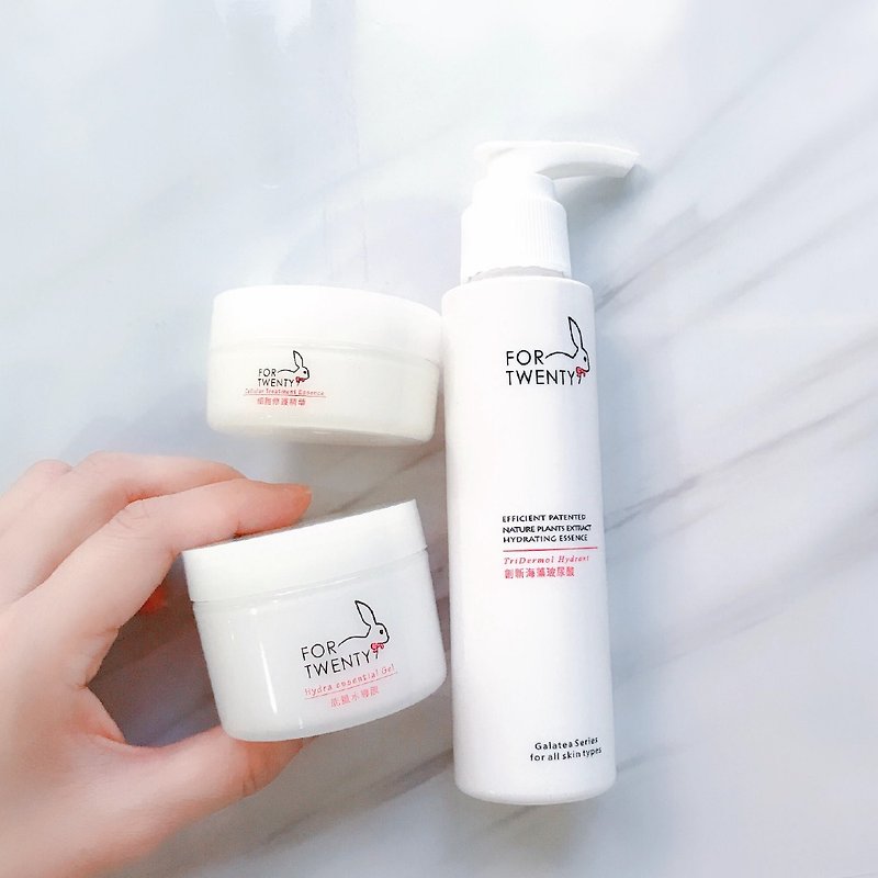 Glossy white set moisturizing anti-aging - โลชั่น - พลาสติก ขาว