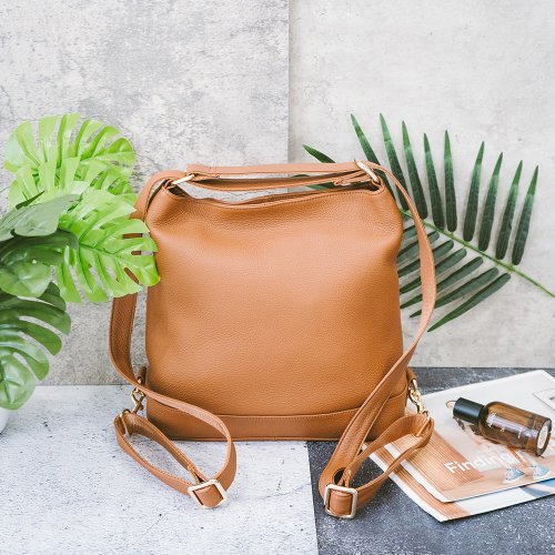 寇比手工皮件 Colbie Leather 真皮率真肩背/後背2way包(S) 9080 棕M