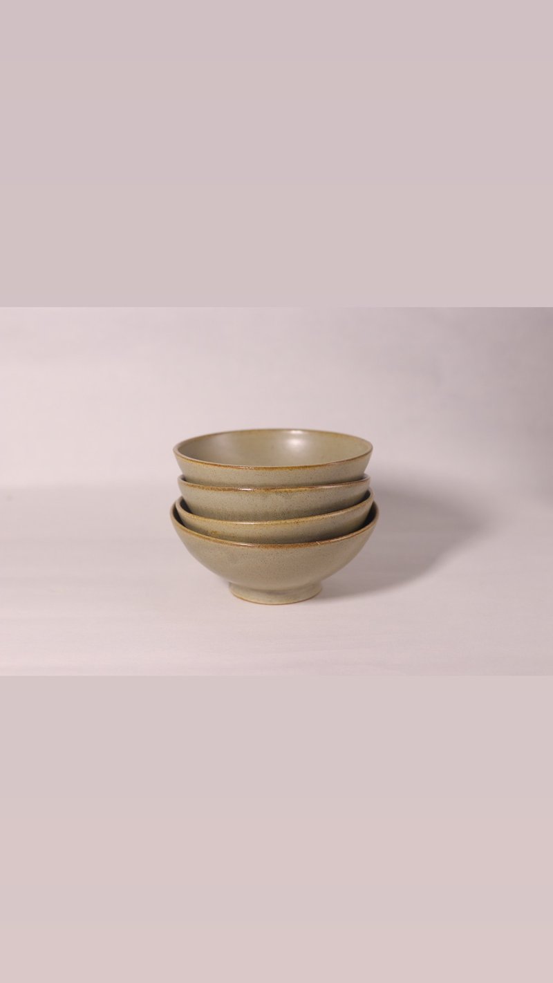 Set of four warm gray rice bowls - ถ้วยชาม - ดินเผา สีกากี