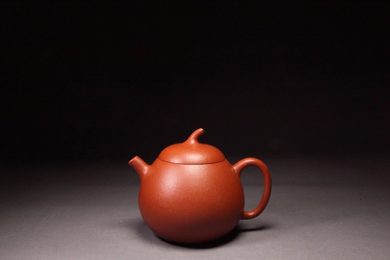 【Pear Melon】Longshan Brand Taixi Zhuni 140cc - Teapots & Teacups - Pottery Red