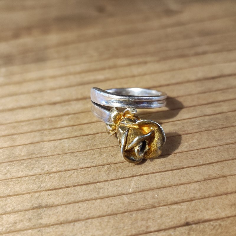 インパクトあるデザイン。立体的なバラの造形。日本のアンティークシルバー薔薇スプーンのリメイクリング_877　ヴィンテージ - 戒指 - 純銀 銀色