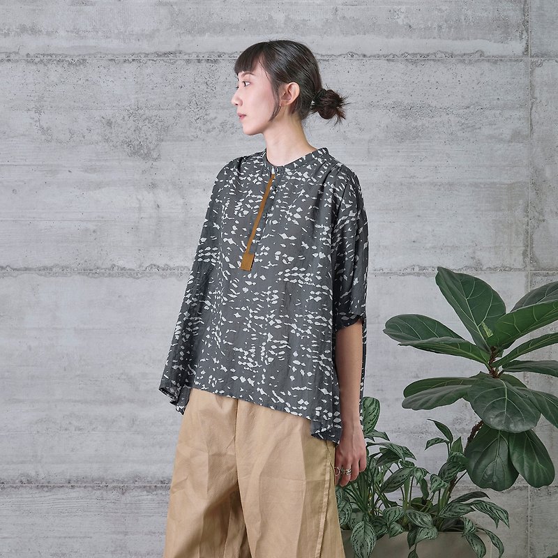 Sparkling half-cardigan printed top | Sold out and adding more - Women's Tops - Cotton & Hemp Gray