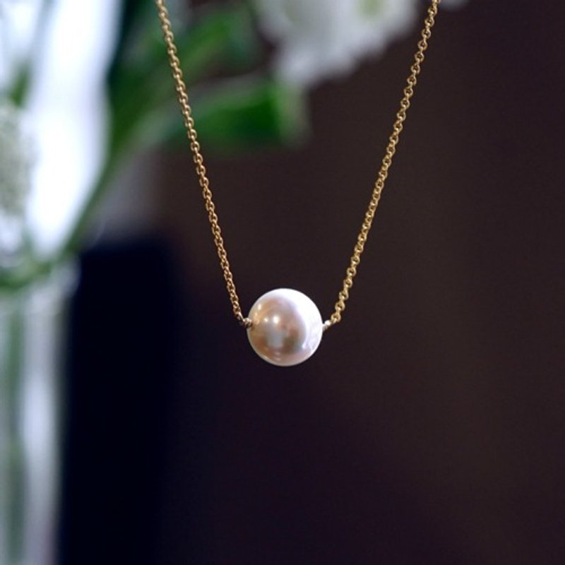 One Large Shell Pearl Necklace Petrona - สร้อยคอ - เครื่องเพชรพลอย ขาว