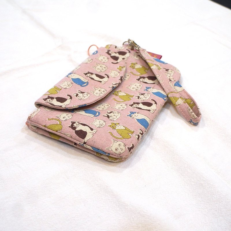四格收納手拿包(7吋)_日系藕色貓咪_附腕帶 - 手拿包 - 棉．麻 粉紅色