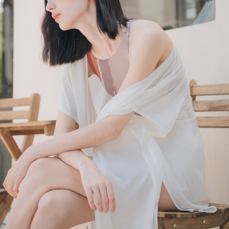 【MACACA】Treading Waves Blouse - BIE2823 White - ชุดกีฬาผู้หญิง - ผ้าฝ้าย/ผ้าลินิน ขาว