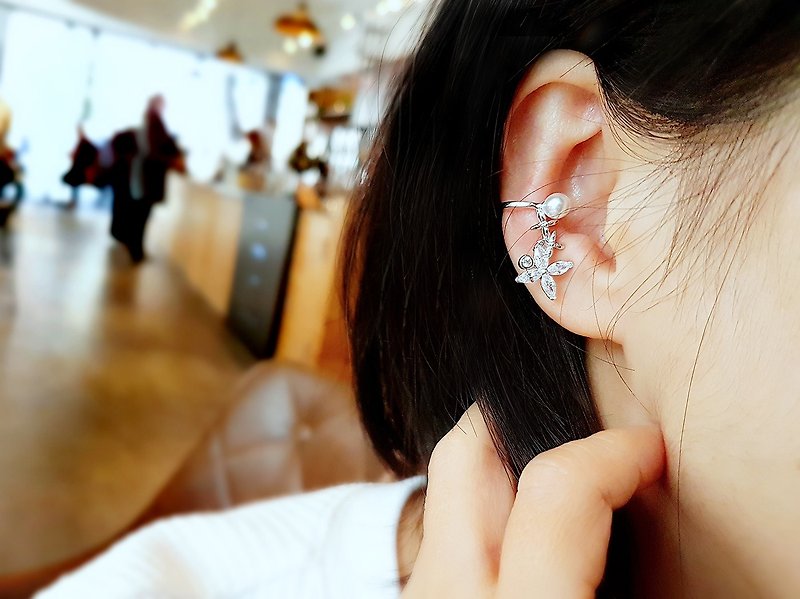 [Out of print and clear product] Zhen Hua Yang. 925 white fungus bone clip Clip-On earrings without pierced ears - ต่างหู - เงินแท้ สีเงิน