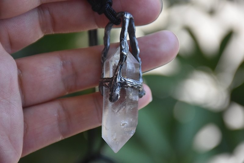 The Beauty of Rough Stone Silver Inlaid Natural Crystal Rough Stone Ore Pendant