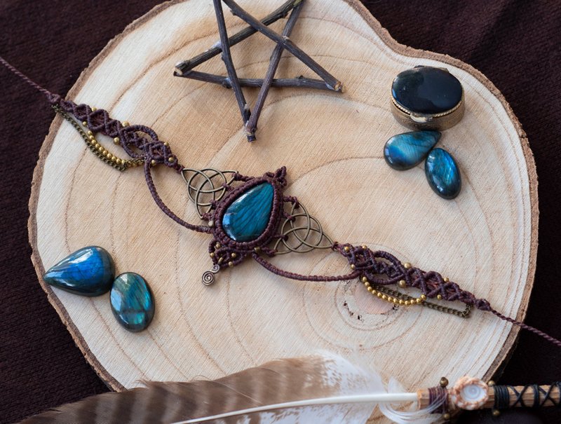 Labradorite tiara, brown macrame crown, tribal headband - 項鍊 - 寶石 咖啡色
