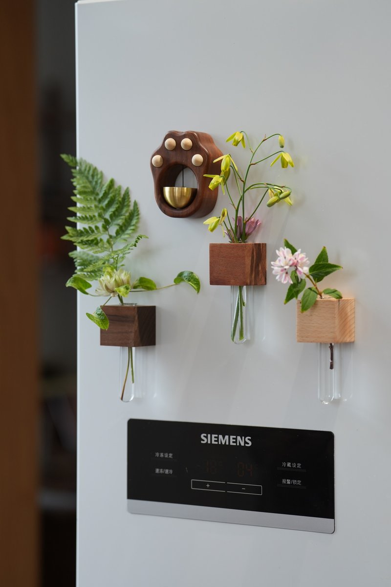 Flower vase magnetic refrigerator magnet original wood kitchen memo sticker creative dried flower magnetic sticker housewarming gift multiple sets - เครื่องครัว - ไม้ 