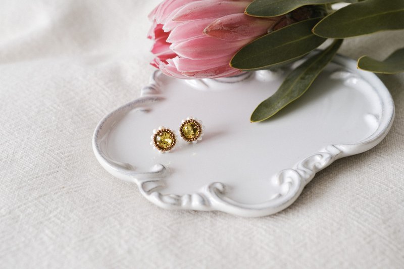 芒星寶石耳環 施華洛世奇 SWAROVSKI 鑽 淡水珍珠 編織耳環 - 耳環/耳夾/耳骨夾 - 半寶石 金色