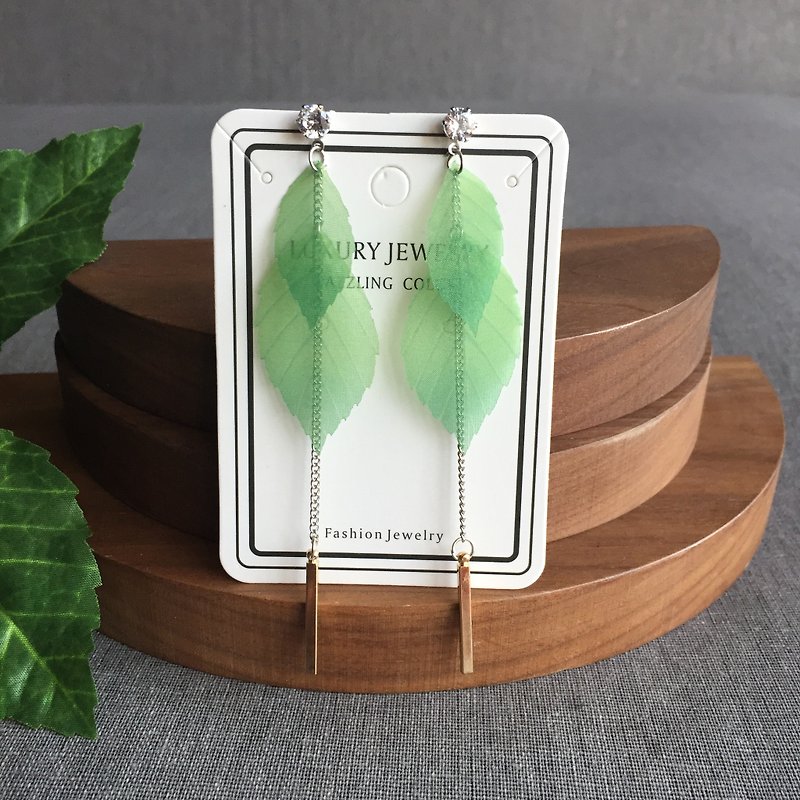 green leaf earrings drop earrings birthday gift Valentine's Day Gift bridal  - Earrings & Clip-ons - Plants & Flowers Green