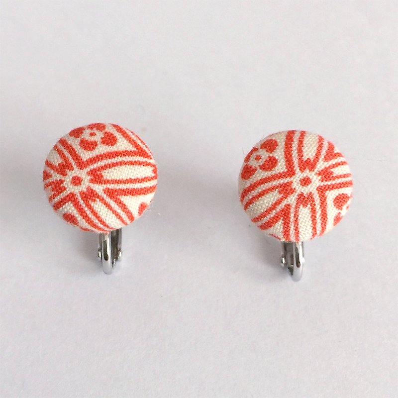 Clip-on earrings with Japanese Traditional Pattern, Kimono - Earrings & Clip-ons - Silk Red