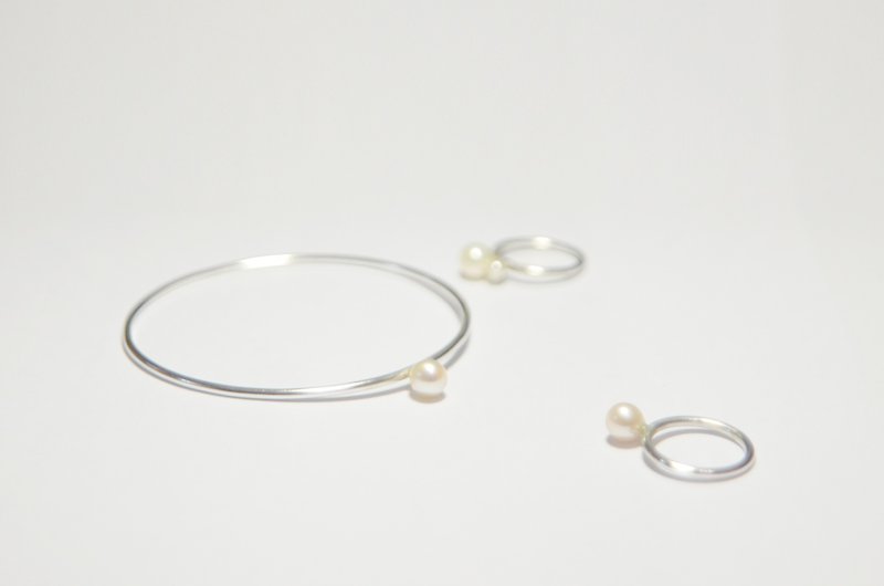 Pearl bracelet - Bracelets - Other Metals 