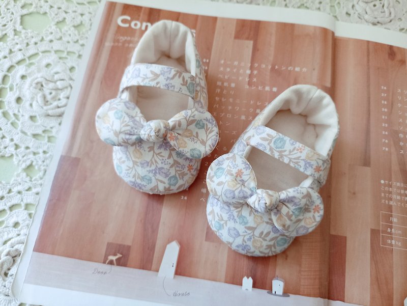 [Shipping within 5 days] Baby shoes, handmade baby shoes, one-month gift, baby shoes with bows - Kids' Shoes - Cotton & Hemp Multicolor