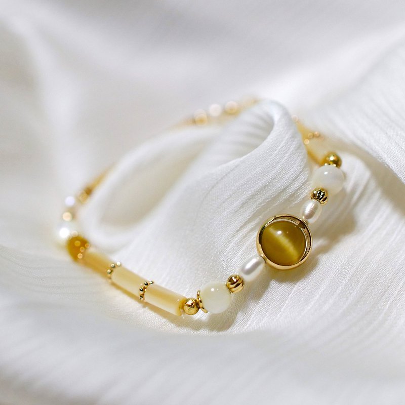 Sunlight Antiques A Midsummer Night's Dream/Gold Opal Bracelet/Pearl Bracelet/Vintage Bracelet/Semi- Gemstone Stone - สร้อยข้อมือ - เครื่องประดับพลอย สีทอง