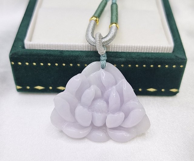 天然ミャンマー産翡翠（A貨）の蓮ペンダント 天然ミャンマー産翡翠（A貨）の蓮ペンダント