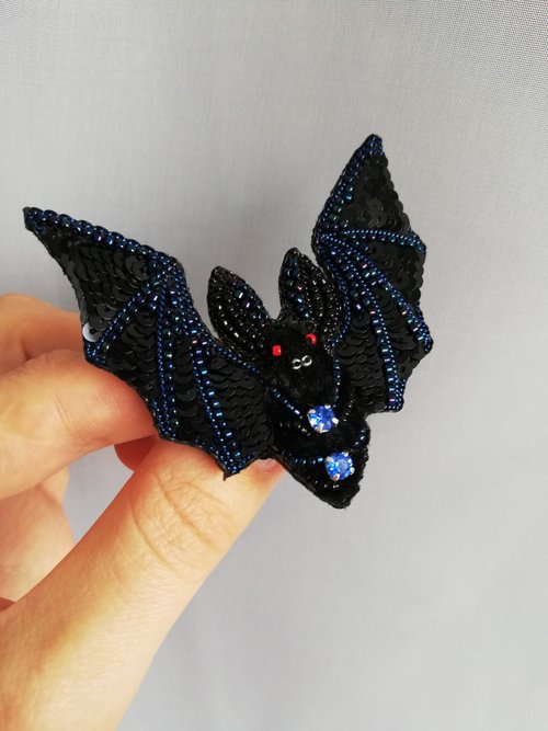 コウモリのブローチ刺繡、ビーズのブローチ、手刺繡、ゴシック