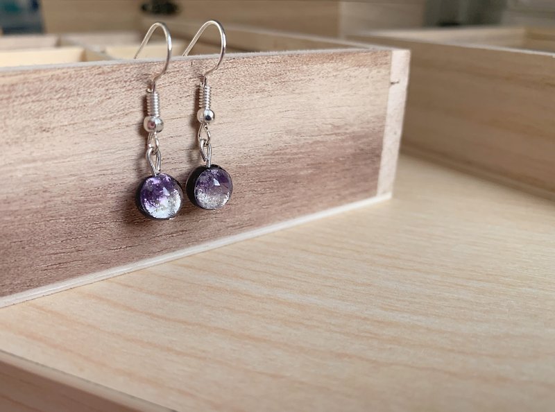 【Glass Series】Purple Silver Foil Glass Bead Earrings