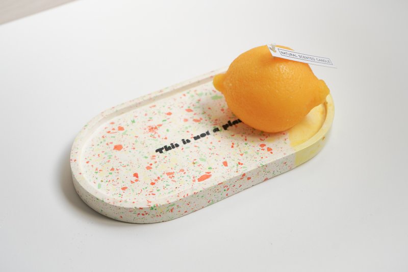 *現貨 O-013 this is not a plate. 杯墊/擺拍盤/收納空間 - 擺飾/家飾品 - 防水材質 
