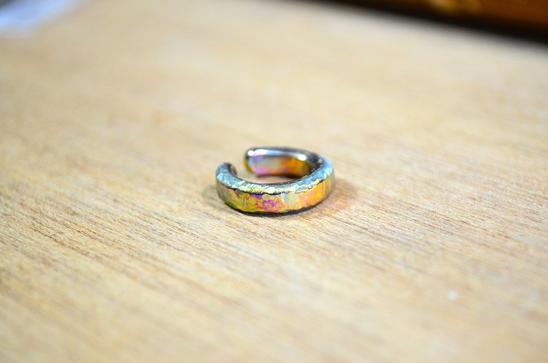 Titanium ear cuff・チタンイヤーカフ・ロックイヤー・ピンク・ゴールド - ピアス・イヤリング - 金属 ブルー