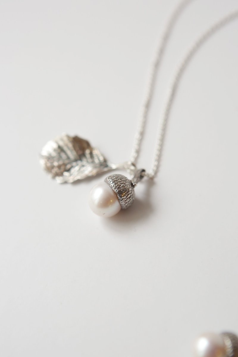 Sterling Silver Edison Large Pearl Acorn Oak Leaf Necklace - Necklaces - Sterling Silver Silver