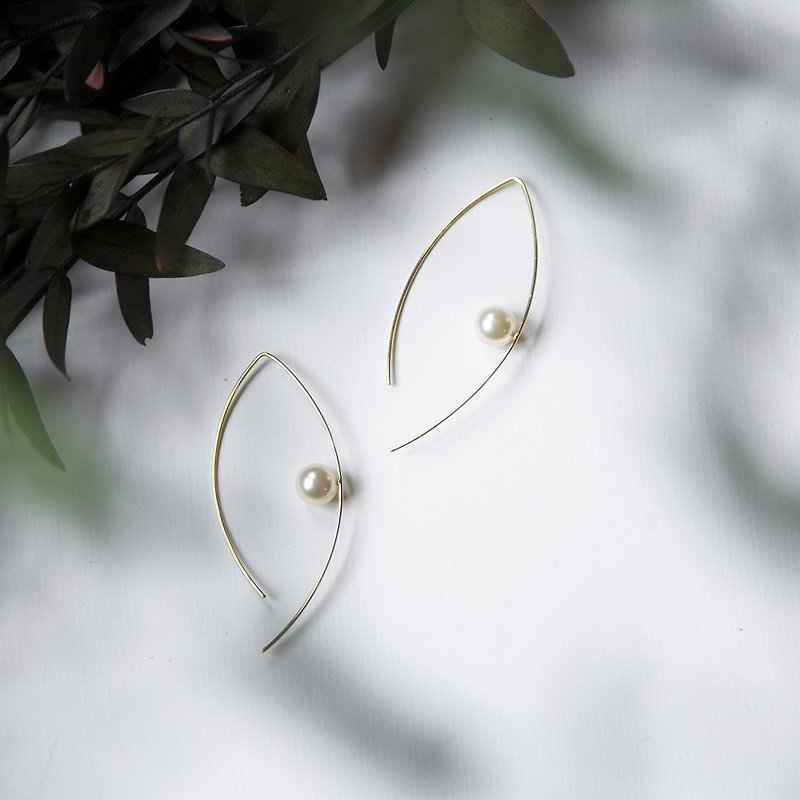 施華洛世奇珍珠弧形純銀耳環 | 設計師款 | 個性。潮流。風格 - 耳環/耳夾 - 純銀 