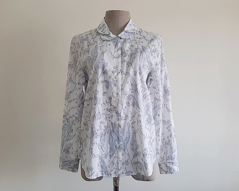 Small Vintage Gray White Floral Print Cotton Shirt Womens Long Sleeve Blouse S - 女上衣/長袖上衣 - 棉．麻 白色