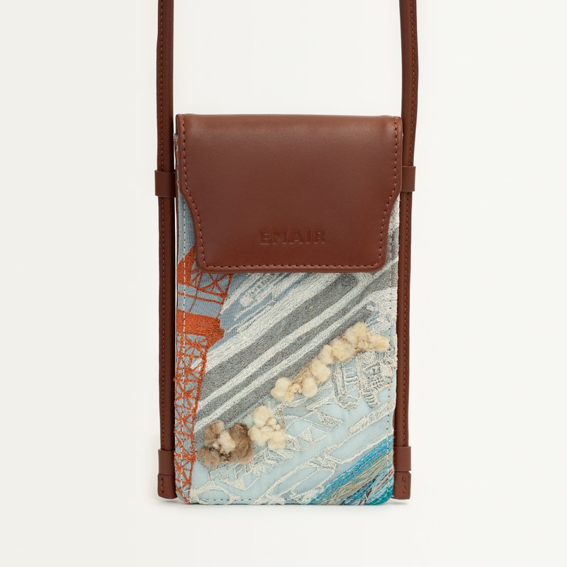 Emair Seine No. 5 - Leather Phone Bag with One-of-a-Kind Embroidery - 其他 - 真皮 咖啡色