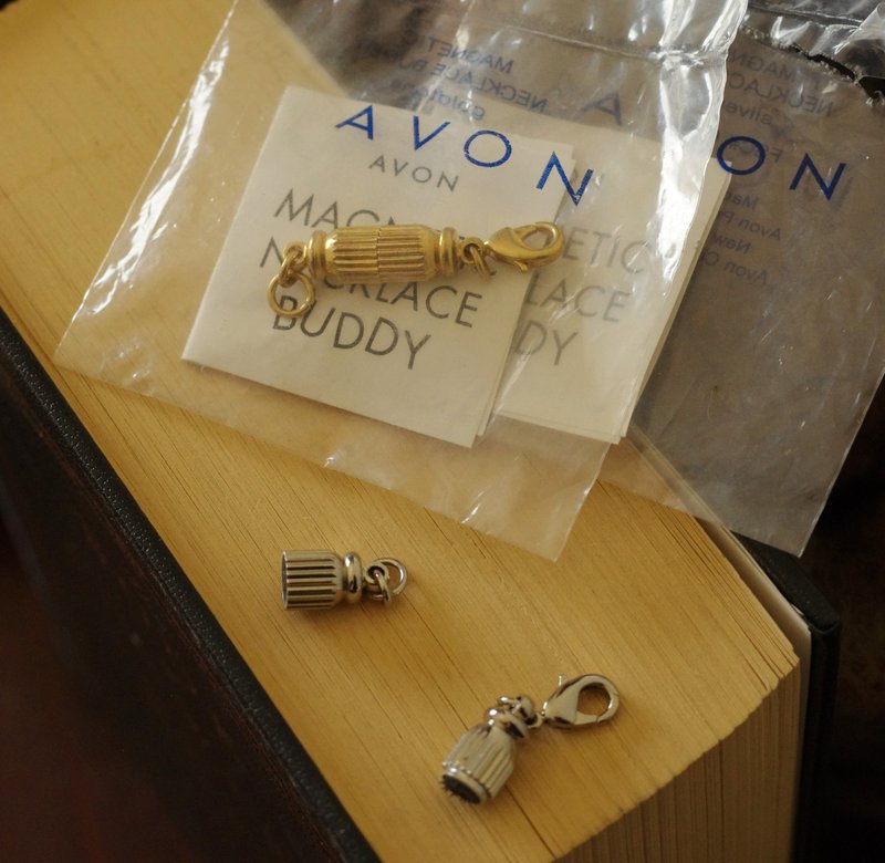 古董Vintage AVON 2002年 金銀雙色項鍊扣環 磁鐵 w828 - 項鍊 - 其他金屬 銀色