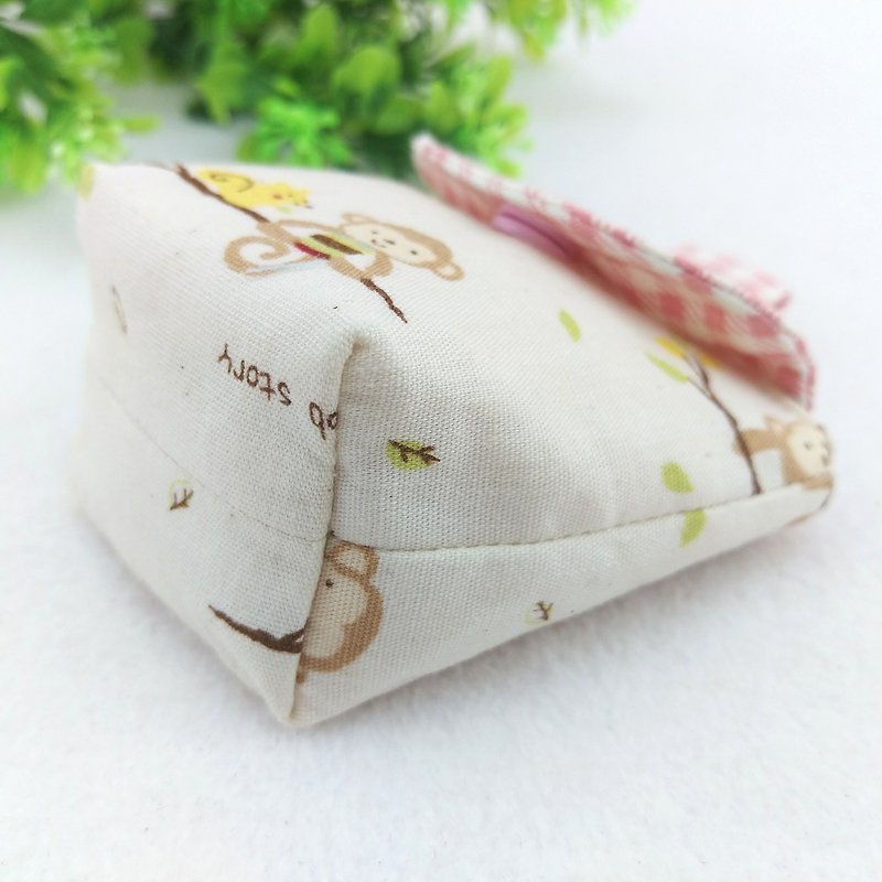 Natural wind monkey. Pacifier storage bag / pacifier chain (name can be embroidered) - ขวดนม/จุกนม - ผ้าฝ้าย/ผ้าลินิน สึชมพู