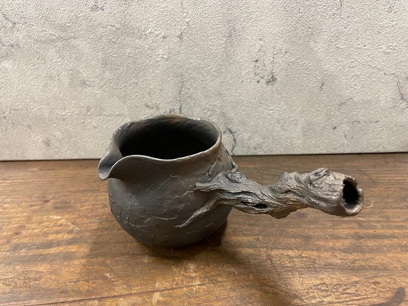 Tree stem side handle tea sea - Teapots & Teacups - Pottery Black
