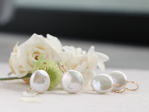 A.N 14kgf- coin pearl pierced earrings