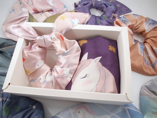 阜東宣 獨角獸樂園 母親節禮物 獨角獸蠶絲絲巾和小甜甜圈蝴蝶結髮束禮盒