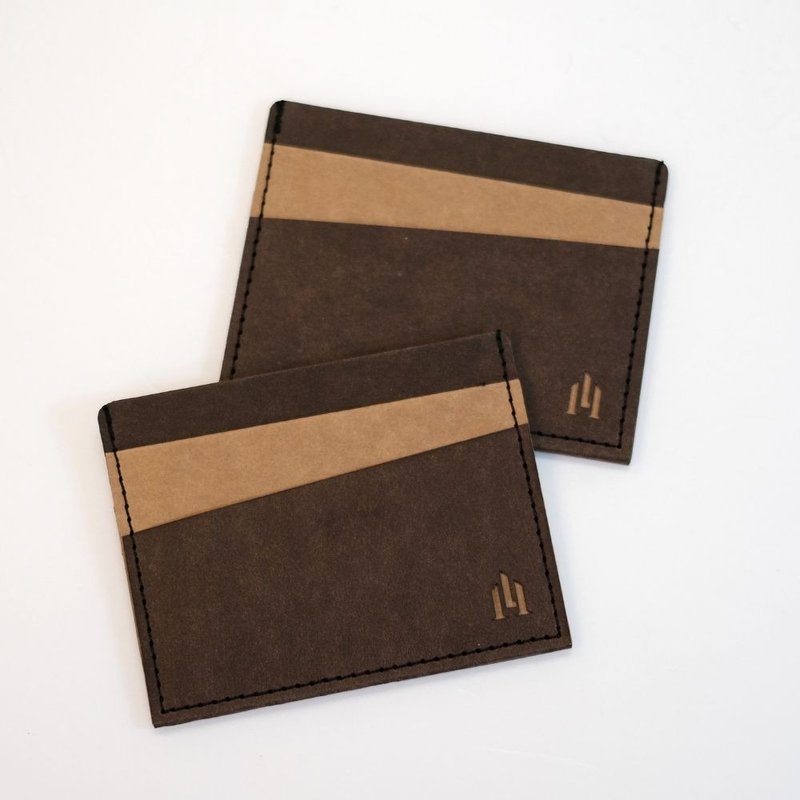 LOGINHEART | Double-sided sensor card holder earth coffee Brown sensor does not interfere with 5 card layers paper leather - กระเป๋าสตางค์ - กระดาษ 