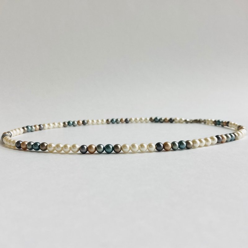 Glass mix pearl necklace/4mm approx. 42cm+5cm/cream x blue mix/made in japan - สร้อยคอ - แก้ว สีเทา