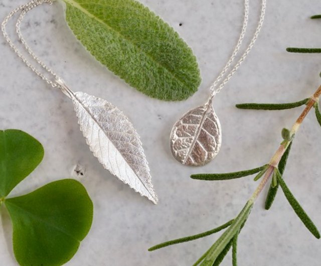 Feijoa leaf necklace (small) [P076SV] - Shop ateliersimo Necklaces