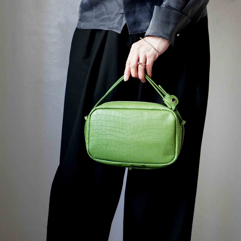 GREEN-TEA-CROCO・２WAY機能ポシェットLサイズ・内装キーホルダー付き・ポケット機能充実しています - 側背包/斜背包 - 真皮 綠色