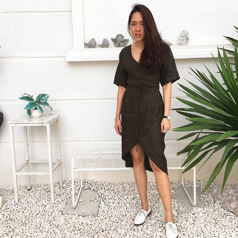 Tulip wrap top in dark green - 女 T 恤 - 棉．麻 綠色
