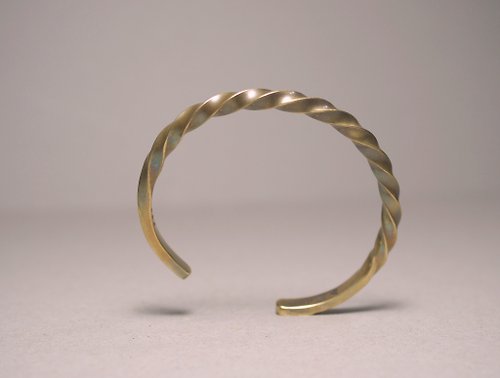 Wild.D Metal works. 野趣金屬 簡約螺旋 黃銅手環 concise_ spiral cuff bracelet