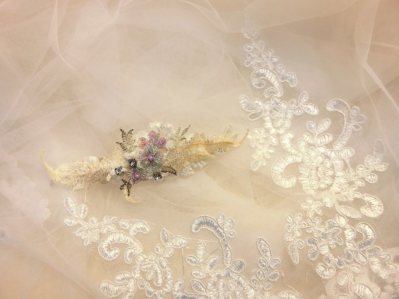 Classical elegant rhinestone lace elastic clip - Collection - Hair Accessories - Other Materials White
