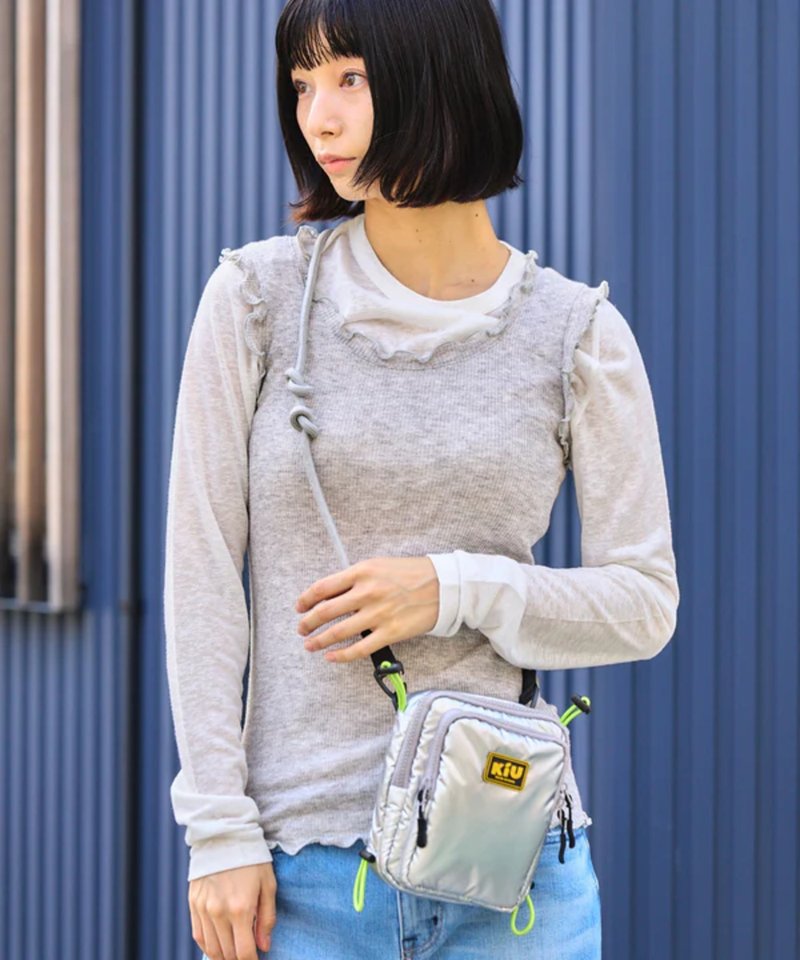 【熱門預購】KiU 蓬蓬鬆鬆迷你斜背包 (三色) K485 - 側背包/斜背包 - 其他人造纖維 