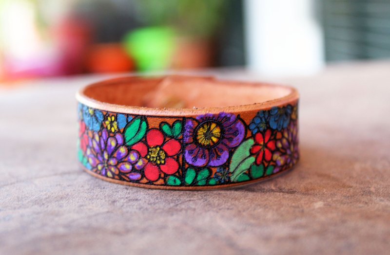 Floral Spirit Leather Cuff - Handpainted Joy on Leather - 手鍊/手環 - 真皮 多色