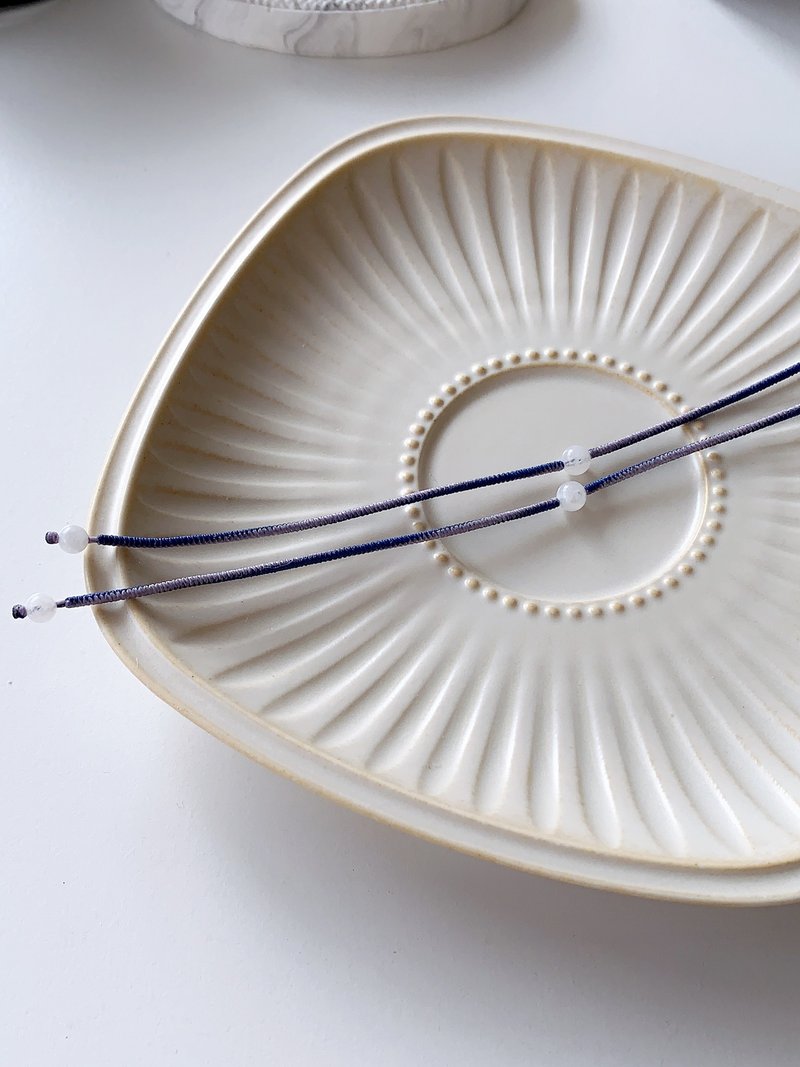 月光石 寶藍+薰衣草色 極細 金剛結 蠟線手環 / 戀愛之石 - 手鍊/手環 - 其他材質 藍色