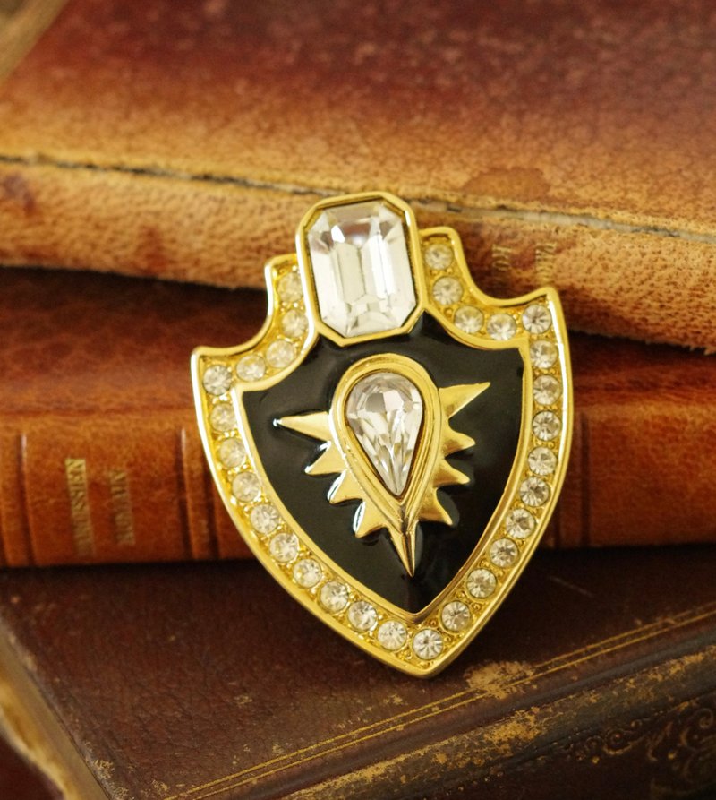 Vintage gold Rhine shield black enamel brooch B2137 - เข็มกลัด - โลหะ สีทอง