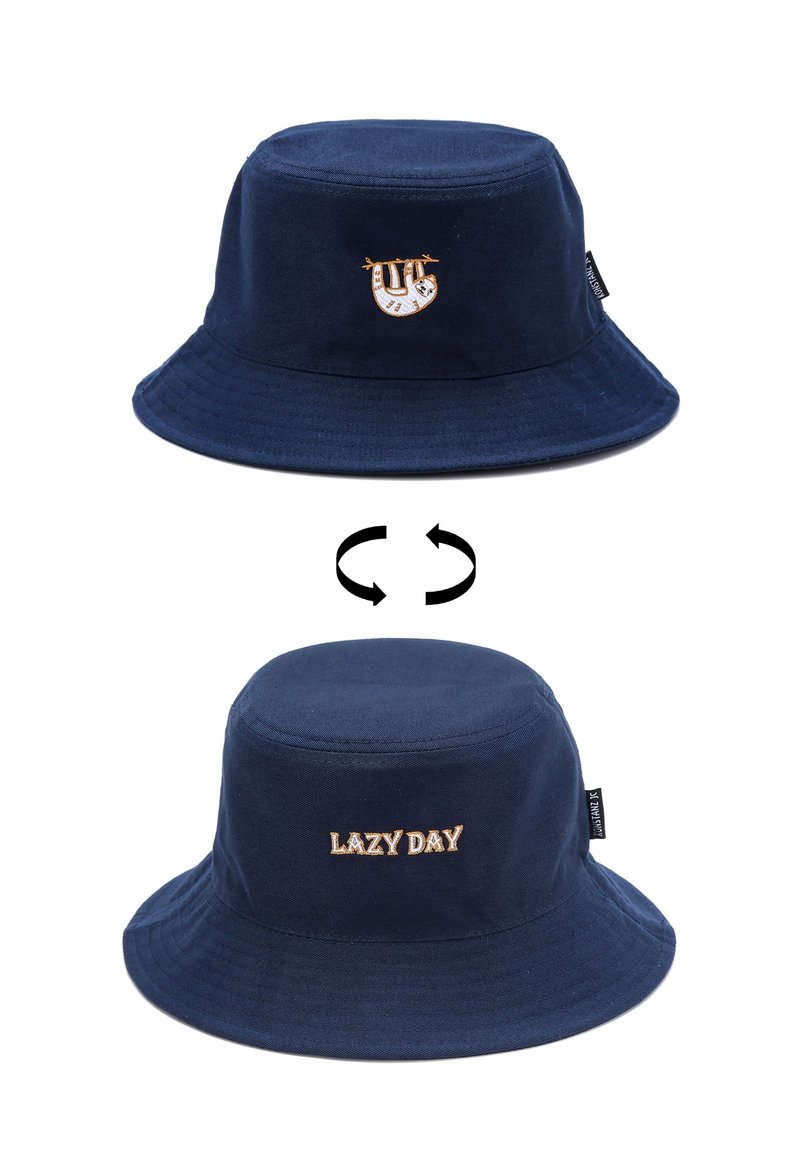 Lazy Sloth Embroidery 2-side Reversible Bucket Hat (Navy Blue) - หมวก - ผ้าฝ้าย/ผ้าลินิน สีน้ำเงิน