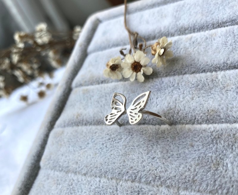 MIH 金工首飾 | Butterfly silver ring 蝴蝶 純銀戒指 - 戒指 - 純銀 銀色