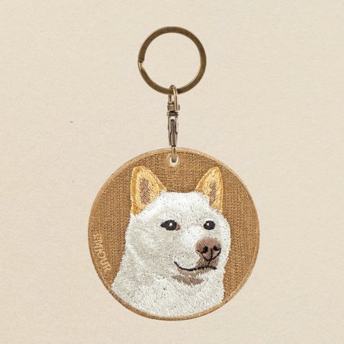 EMJOUR EMJOUR 雙面刺繡吊飾 - 白柴 | 模擬刺繡