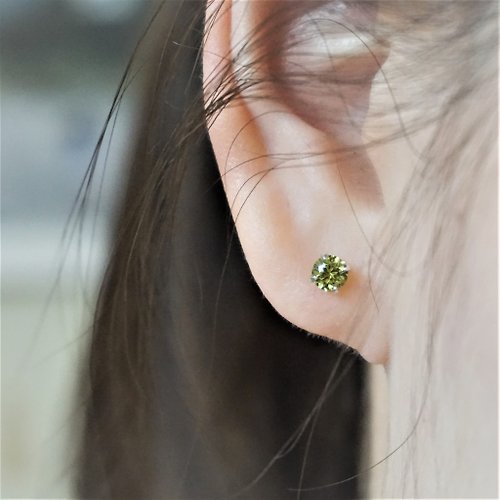MODOMODO accessory design 飾品設計 ll modo彩鋯耳針 ll 4mm橄欖綠925銀耳針 - 一對 / 附銀耳堵