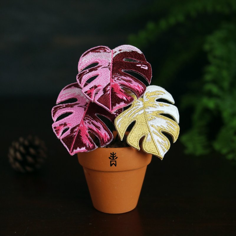 粉紅龜背芋-刺繡盆栽-海外限定賣場 - 擺飾/家飾品 - 其他材質 粉紅色